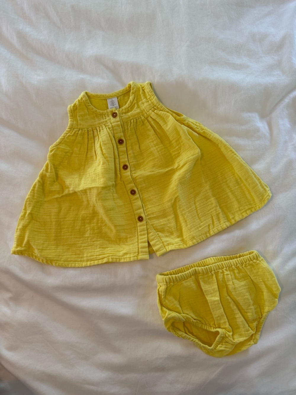 Nordstrom Baby girl yellow dress and bloomers- size 6 months